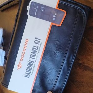 Dockers Men's Hanging Travel Kit